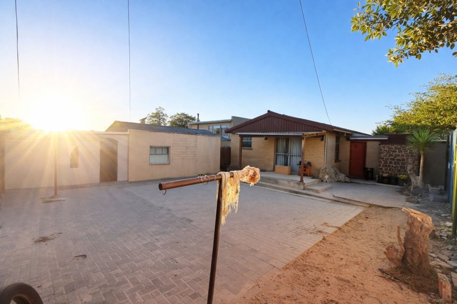 5 Bedroom Property for Sale in Bothasig Western Cape